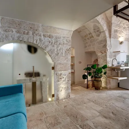 招待所 Aroma Luxury 4*