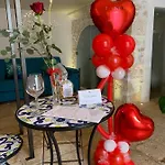 بيت ضيافة Aroma Luxury 4*