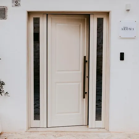 Aroma Luxury בית הארחה 4*